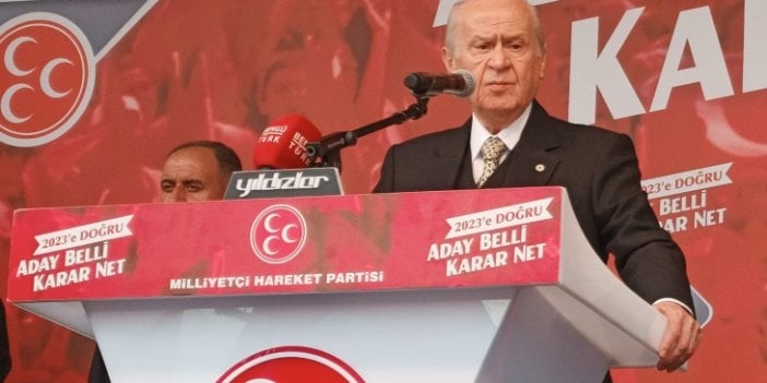 Bahçeli Konya'da Erdoğan'a oy istedi. Prompter bozulunca konuşmasına ara vermek zorunda kaldı