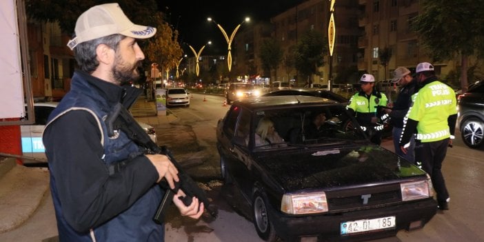 Aksaray'da polis uzun namlulu silahlarla şok uygulama yaptı