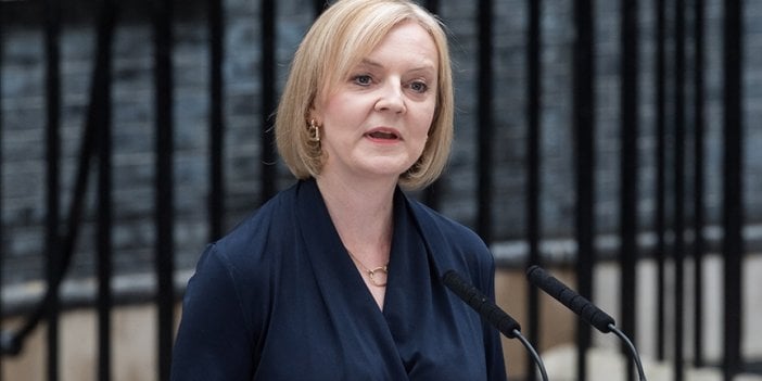 İngiltere'de 5 Eylül'de Başbakanlık koltuğuna oturan Liz Truss'ın liderliği sorgulanıyor