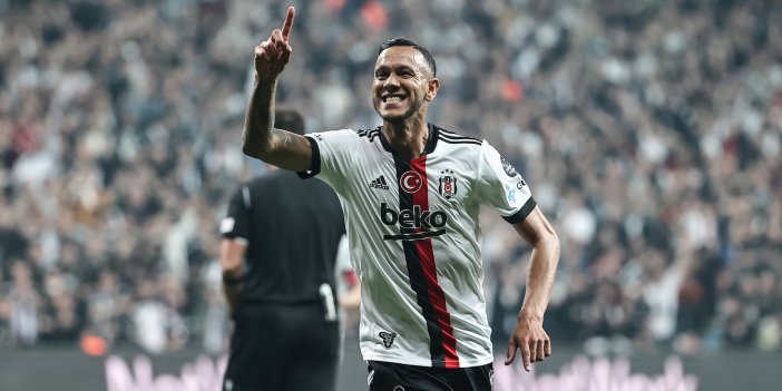 Beşiktaş'ta Josef de Souza görüşme odasında. Ismael yıldız futbolcudan bakın ne istedi