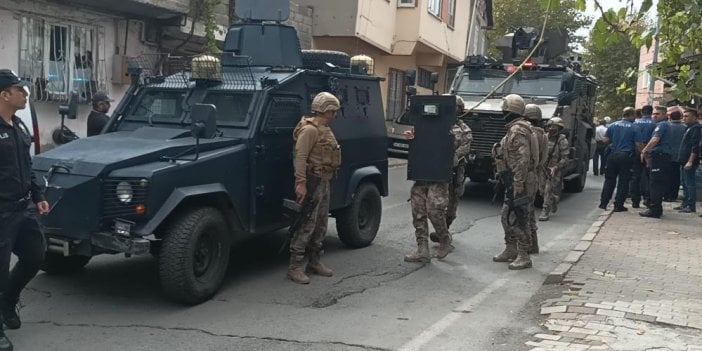 Polisler baskın yaptıkları evde dehşeti yaşadı. 3 polis vuruldu 