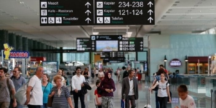 Mehmet Faraç Türkiye'deki bir havaalanında başına gelen olayı açıkladı. En önemli hakkınıza el koyuyorlar