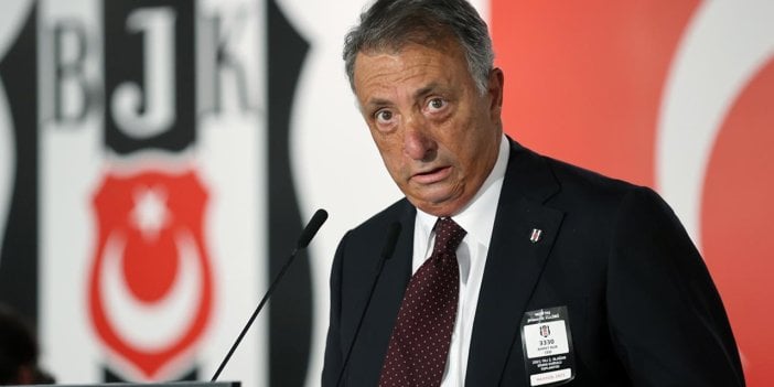 Bu oyunu İsmail Dümbüllü görseydi kıskanırdı. Devekuşu Kabare tiyatrosu 'out' Bu tiyatro 'in'. Dünyada Güneş tutuldu Beşiktaş'ta Güneş açtı fakat...