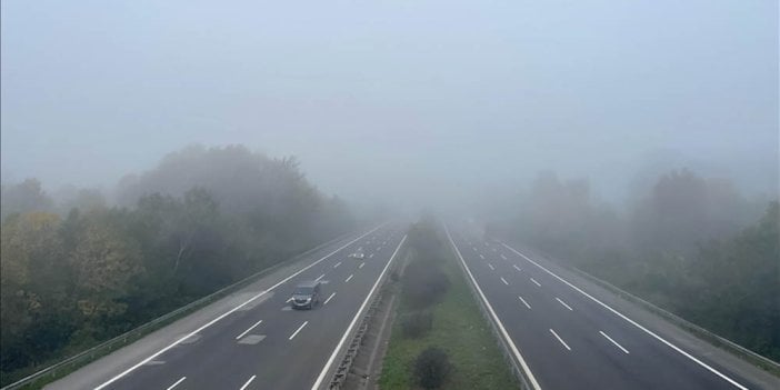 Anadolu Otoyolu'nun Düzce kesiminde sis etkili oldu