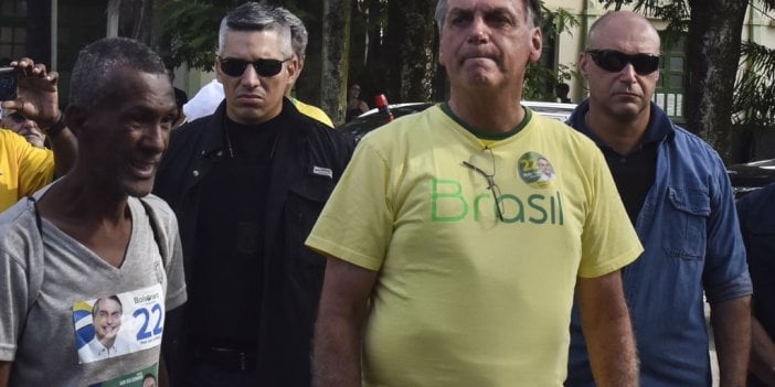 Seçimden önce 8 milyar dolarlık sosyal yardım dağıtan,  400 bin kişiye tapu veren Brezilya Başkanı Bolsonaro seçimi kaybetti