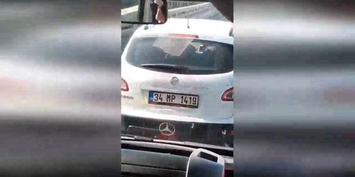 Trafik magandasından akılla izah edilemeyecek hareket. Ambulansa yol vermemek için frene bastı