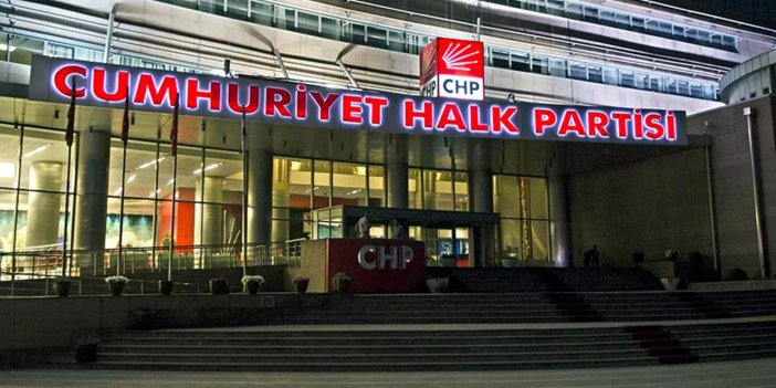 Eski AKP'li isim CHP'ye katıldı. Zehir zemberek sözlerle istifa etmişti