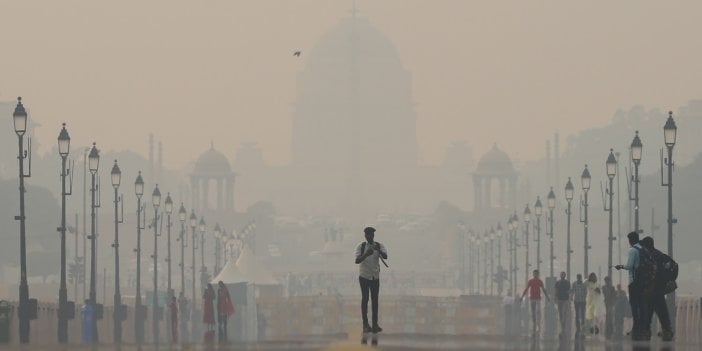 Hindistan'ın başkenti Yeni Delhi'de hava kirliliği tehlikeli seviyede