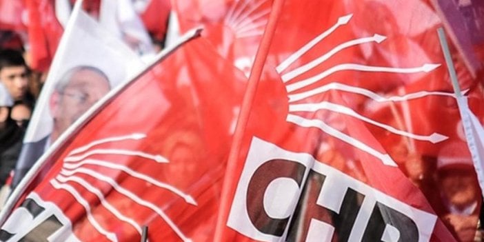 Sert sözlerle istifa eden AKP'li isim CHP'ye katıldı. AKP'de istifaların ardı arkası kesilmiyor