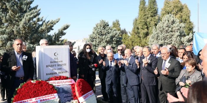 Kıbrıs Fatihi Bülent Ecevit vefatının 16'ncı yılında mezarı başında anıldı