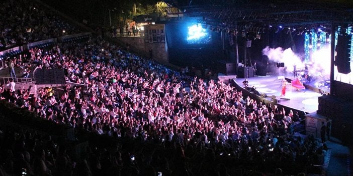 Kuruçeşme Açıkhava Konserlerini 129 günde yarım milyon seyirci izledi. Türkiye'de bir ilk yaşanarak rekor kırıldı