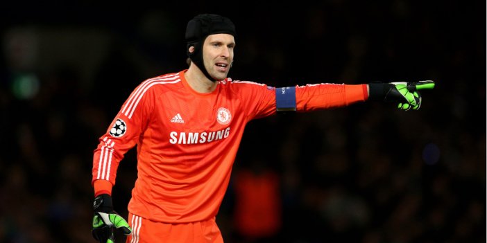 40 yaşındaki Petr Cech yeniden kaleye geçiyor