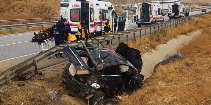 Metrelerce takla atan otomobil hurdaya döndü: 3 yaralı