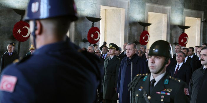 Erdoğan ve Devlet Erkanı Anıtkabir'de Atatürk'ün huzuruna çıktı