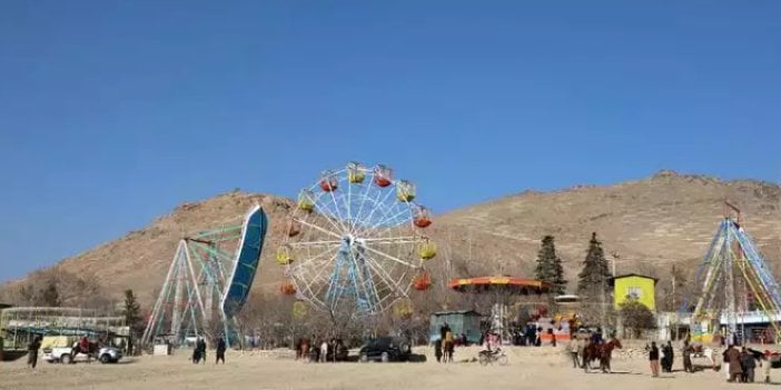 Taliban kadınların park ve lunaparklara girişini yasakladı