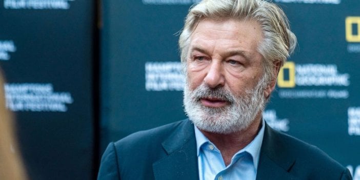 Alec Baldwin 'Rust' filminin ekibine dava açtı. Sette görüntü yönetmenini öldürmüştü