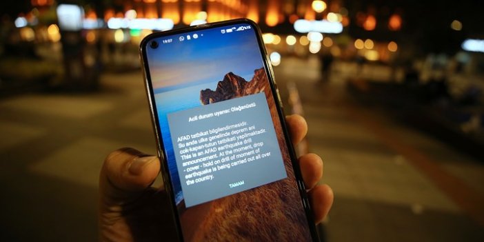 AFAD'ın bildirimi kimlere gitmedi? AFAD'ın deprem bildirimi çalışmıyor mu?