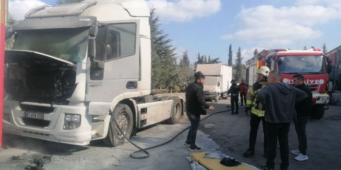 Tamire getirilen tır alev aldı