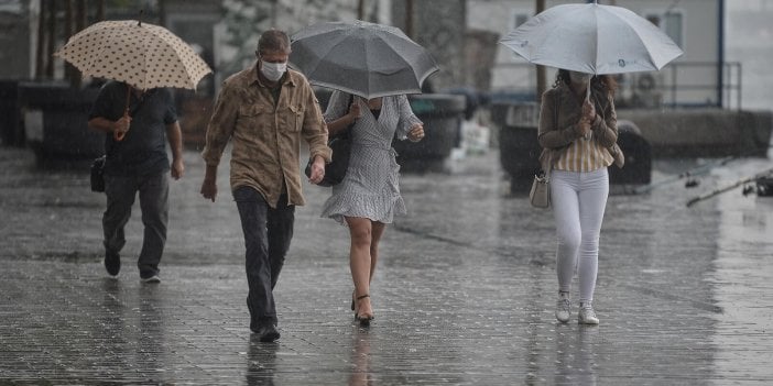 Havada olacakları önceden bilen adam Kerem Ökten yağmurun bindireceği tarihi açıkladı. İstanbul ve İzmir dikkat