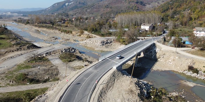 Bartın'daki selde yıkılanın yerine inşa edilen köprü ulaşıma açıldı