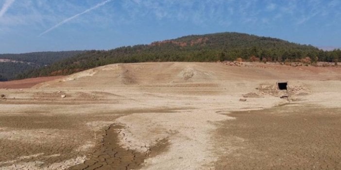 Bursa'da kuraklık alarmı! Nilüfer Barajı tamamen kurudu 