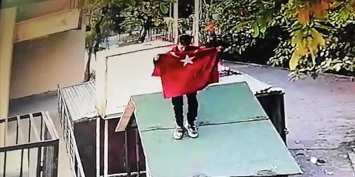 Türk bayrağını yerinde göremeyince şikayetçi oldular. Gerçek videoda ortaya çıktı