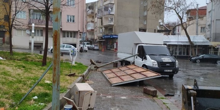 Denizli’ye kuvvetli rüzgar ve fırtına uyarısı