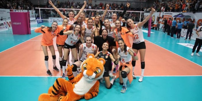 Sultanlar derbisinde Eczacıbaşı Vakıfbank'ı sahadan sildi