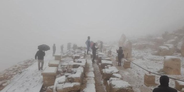 Nemrut Dağı'na yılın ilk karı yağdı