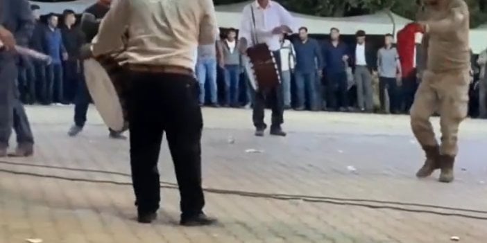 Düğüne “silah” uyarısı için giden askerden halay resitali. Helal olsun yiğidimiz