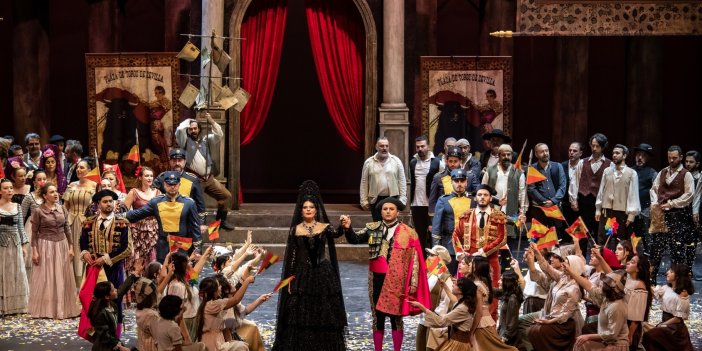 Carmen Operası bir kez daha nefes kesti