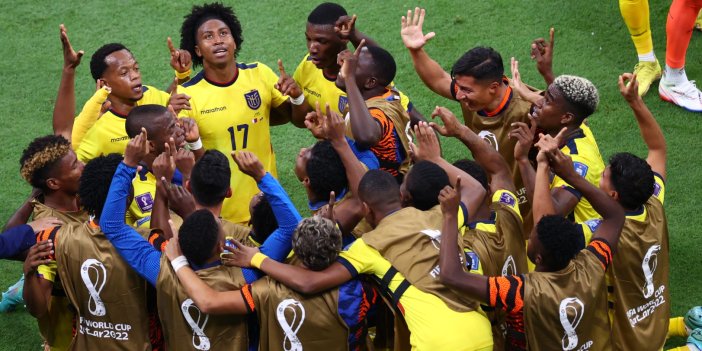 Ekvador'da maçlar izlensin diye eğitime ara verildi