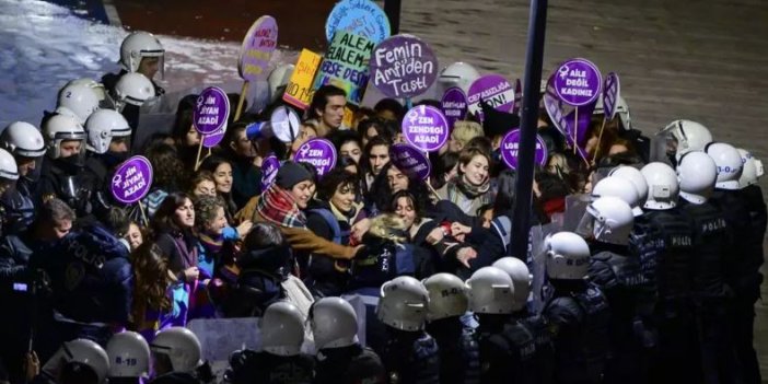 İstanbul Barosu: Taksim'de kadınlara yapılan müdahale hukuka aykırıdır