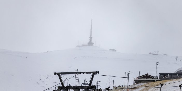 Palandöken'de kar kalınlığı 15 santimetreye ulaştı