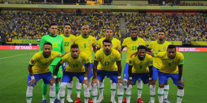 Nusret, Brezilya milli takımını ağırladı... Efsane futbolcu Ronaldo'ya et yedirdi