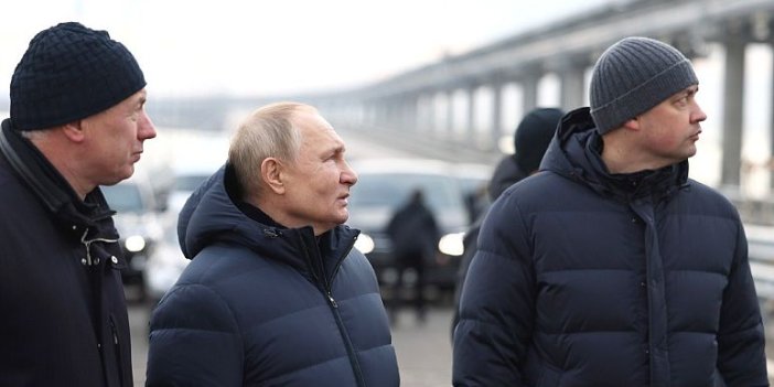 Putin saldırı sonrası onarılan Kırım Köprüsü’nü ziyaret etti