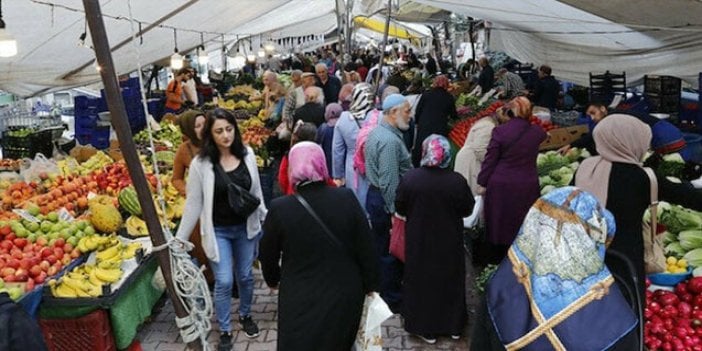 Bir enflasyon düştü masalı. Düştü dediler ama hiç kimse hissetmedi. Baz'dan yalancı bahar çıkarılacak