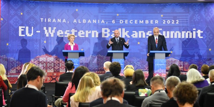 Arnavutluk'ta düzenlenen AB-Batı Balkanlar Zirvesi sona erdi