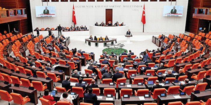 Bakan Akar ile CHP'li Özkoç Meclis'te 'sözleşti': 23 Aralık’ta Arifiye’de görüşecekler