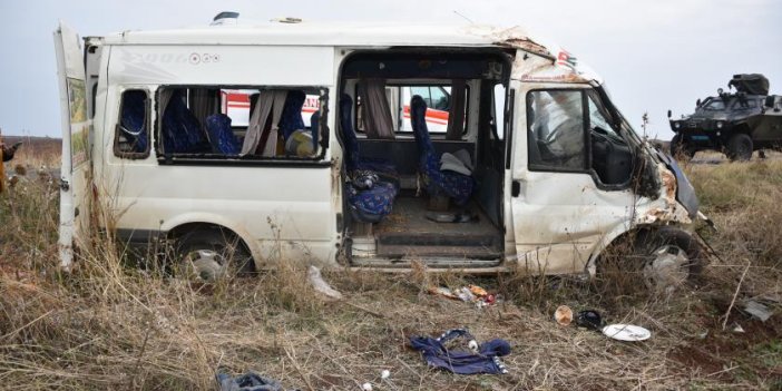 Urfa'da işçilerini taşıyan minibüs devrildi: 23 kişi yaralandı