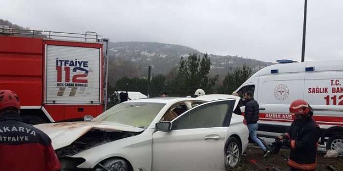 Sakarya'da kaza sonrası yangın: 2 yaralı