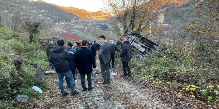 Zonguldak'ta servis aracı şarampole devrildi. 1 öğrenci öldü, 15 kişi yaralandı