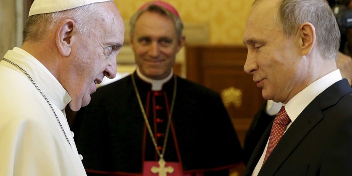 Vatikan Rusya'dan özür diledi