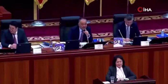 Kırgızistan meclisinde kriz. Meclis Başkanıyla Bakan arasında gergin anlar