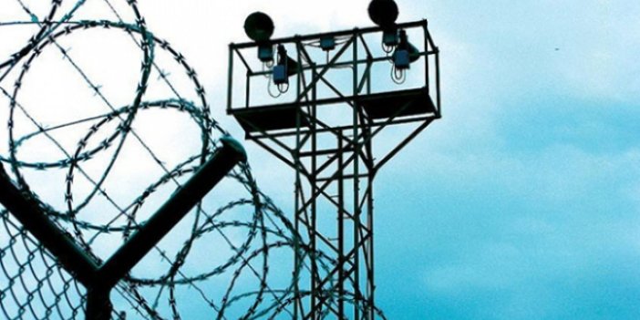 Lübnan'da 26 mahkum cezaevinden firar etti