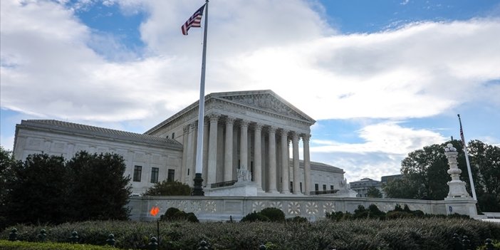 ABD Yüksek Mahkemesi, 42. kanunun kaldırılmasını geçici olarak durdurdu