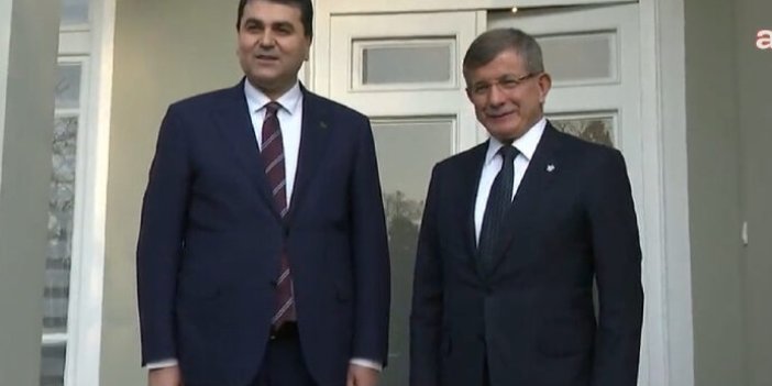 Ahmet Davutoğlu Gültekin Uysal’ı ziyaret etti