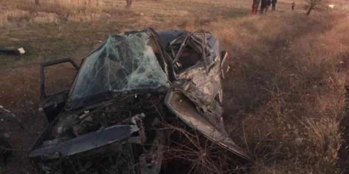 Afyonkarahisar'da kamyonet otomobille çarpıştı: 2 ölü, 5 yaralı