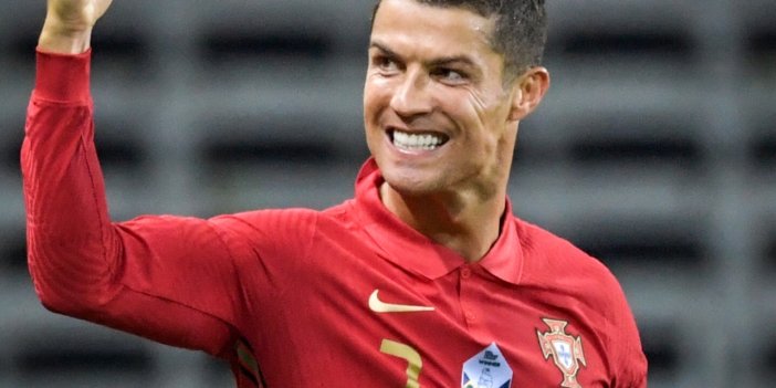 Araplar Ronaldo'yu 2030 Dünya Kupası adaylığı için alıyor