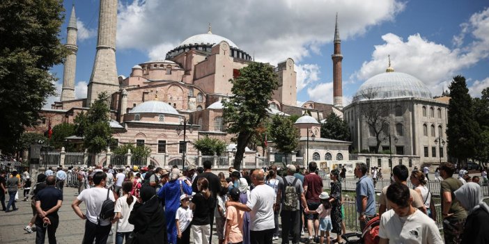 İstanbul Valisi Yerlikaya açıkladı: 11 ayda 15 milyon turist